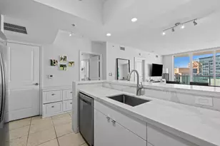 347 N New River Dr E, Fort Lauderdale, FL 33301 - Photo 3