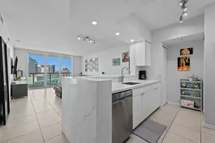 347 N New River Dr E, Fort Lauderdale, FL 33301 - Photo 3