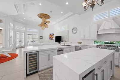 10771 Versailles Boulevard, Wellington, FL 33449 - Photo 9