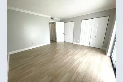 1811 Meadows Circle W, Boynton Beach, FL 33436 - Photo 15