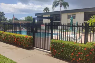 285 SE 10th St, Deerfield Beach, FL 33441 - Photo 25