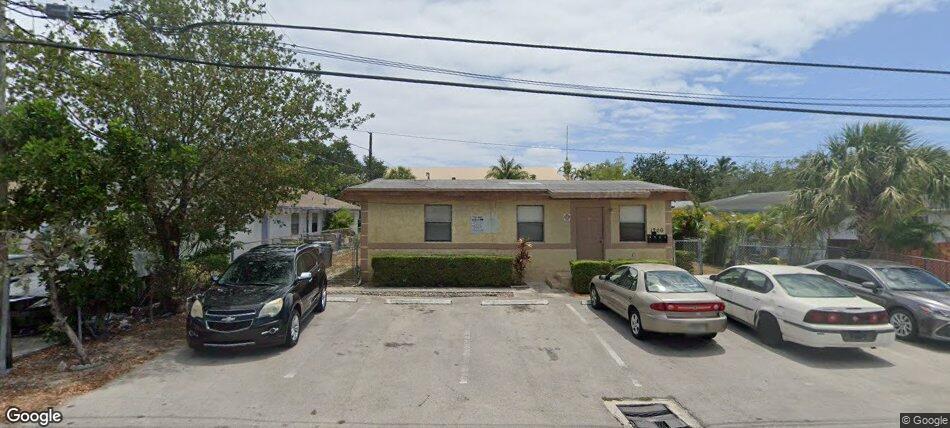 831 NW 17th Terrace #1-4 main architectural view