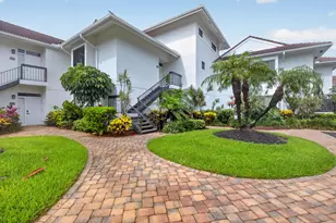 19221 Sabal Lake Dr, Boca Raton, FL 33434 - Photo 3