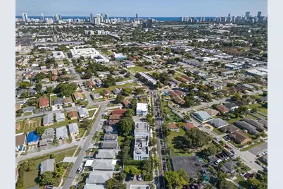 514 Foster Road, Hallandale Beach, FL 33009 - Photo 7