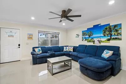 334 Burgundy G, Delray Beach, FL 33484 - Photo 9