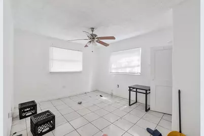 2476 NW 15th Street, Miami, FL 33125 - Photo 5