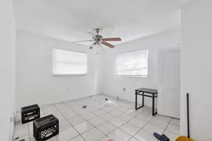 2476 NW 15th St, Miami, FL 33125 - Photo 5