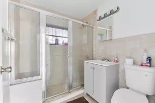 2476 NW 15th St, Miami, FL 33125 - Photo 9