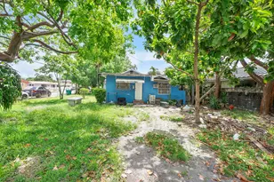 2476 NW 15th St, Miami, FL 33125 - Photo 13