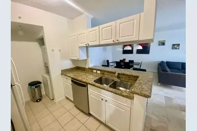 17100 N Bay Road #1911, Sunny Isles Beach, FL 33160 - Photo 7