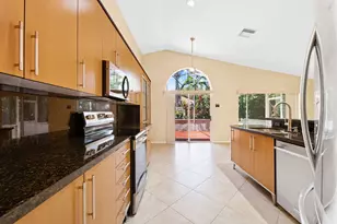 2712 Cayenne Ave, Cooper City, FL 33026 - Photo 11