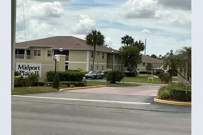 1550 SE Royal Green Circle, Port Saint Lucie, FL 34952 - Photo 3