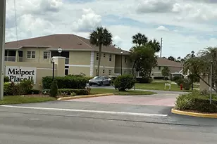 1550 SE Royal Green Cir, Port Saint Lucie, FL 34952 - Photo 3