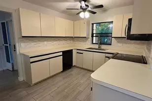 51 Meadows Dr, Boynton Beach, FL 33436 - Photo 9
