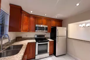 21911 Lake Forest Cir, Boca Raton, FL 33433 - Photo 3