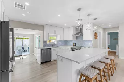 612 SE 10th Avenue, Deerfield Beach, FL 33441 - Photo 1