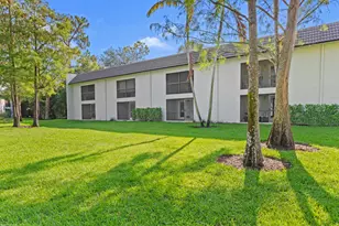 711 Forest Club Dr, Wellington, FL 33414 - Photo 17