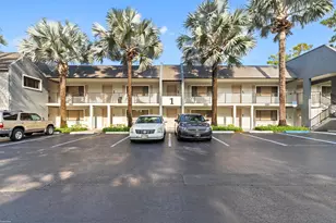 711 Forest Club Dr, Wellington, FL 33414 - Photo 3