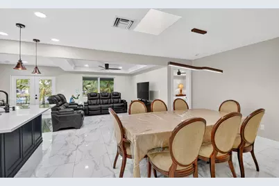 2277 Summit Boulevard, West Palm Beach, FL 33406 - Photo 7