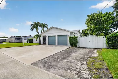2277 Summit Boulevard, West Palm Beach, FL 33406 - Photo 3