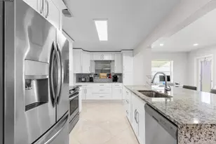 1701 SW 8th Ave, Boynton Beach, FL 33426 - Photo 9