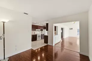 8304 NW 59th St, Tamarac, FL 33321 - Photo 11