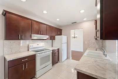 8304 NW 59th Street, Tamarac, FL 33321 - Photo 9