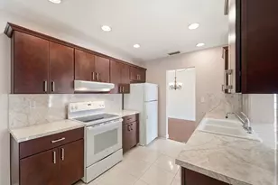 8304 NW 59th St, Tamarac, FL 33321 - Photo 9