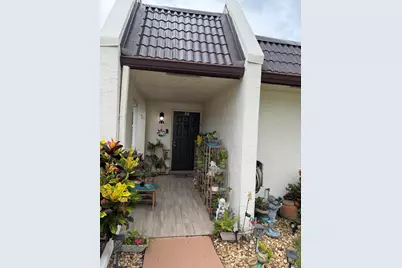 212 Lake Susan Lane, West Palm Beach, FL 33411 - Photo 3