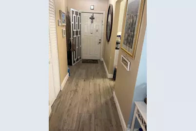 212 Lake Susan Lane, West Palm Beach, FL 33411 - Photo 25
