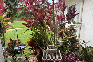 212 Lake Susan Ln, West Palm Beach, FL 33411 - Photo 5