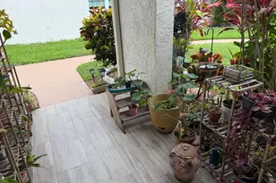 212 Lake Susan Ln, West Palm Beach, FL 33411 - Photo 7