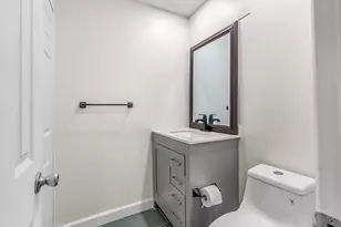 2700 S Oakland Forest Dr, Oakland Park, FL 33309 - Photo 23