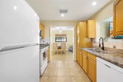 713 NE 35th Street, Oakland Park, FL 33334 - Photo 15