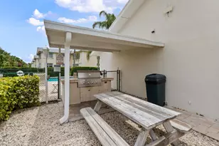 625 W Lake Jasmine Cir, Vero Beach, FL 32962 - Photo 37