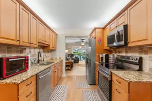 625 W Lake Jasmine Cir, Vero Beach, FL 32962 - Photo 9