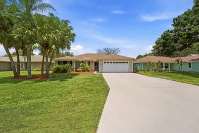 724 24th Square, Vero Beach, FL 32962 - Photo 1