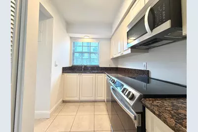 413 N Cypress Drive, Jupiter, FL 33469 - Photo 3