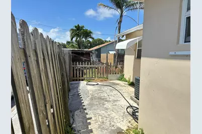 527 Puritan Road #2, West Palm Beach, FL 33405 - Photo 9