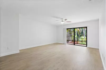9405 Dundee Drive, Lake Worth, FL 33467 - Photo 19