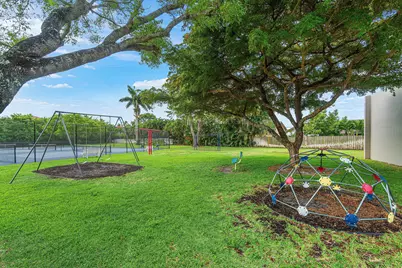 9297 Laurel Green Drive, Boynton Beach, FL 33437 - Photo 37