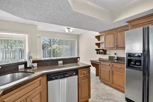 10111 NW 4th St, Plantation, FL 33324 - Photo 31