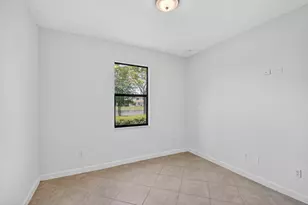 8853 Sandy Crk Wy, Lake Worth, FL 33467 - Photo 19