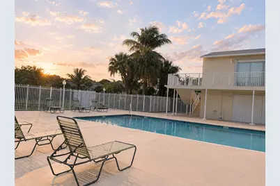 887 Crystal Lake Drive, Pompano Beach, FL 33064 - Photo 27