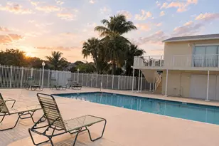 887 Crystal Lake Dr, Pompano Beach, FL 33064 - Photo 27