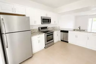 887 Crystal Lake Dr, Pompano Beach, FL 33064 - Photo 3