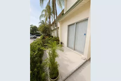 887 Crystal Lake Drive, Pompano Beach, FL 33064 - Photo 25