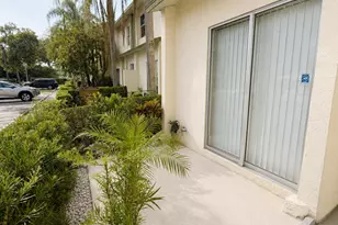 887 Crystal Lake Dr, Pompano Beach, FL 33064 - Photo 25