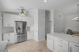 10109 Oak Bark Ln, Palm Beach Gardens, FL 33410 - Photo 5