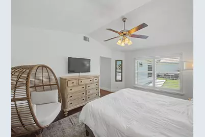 10109 Oak Bark Lane, Palm Beach Gardens, FL 33410 - Photo 13